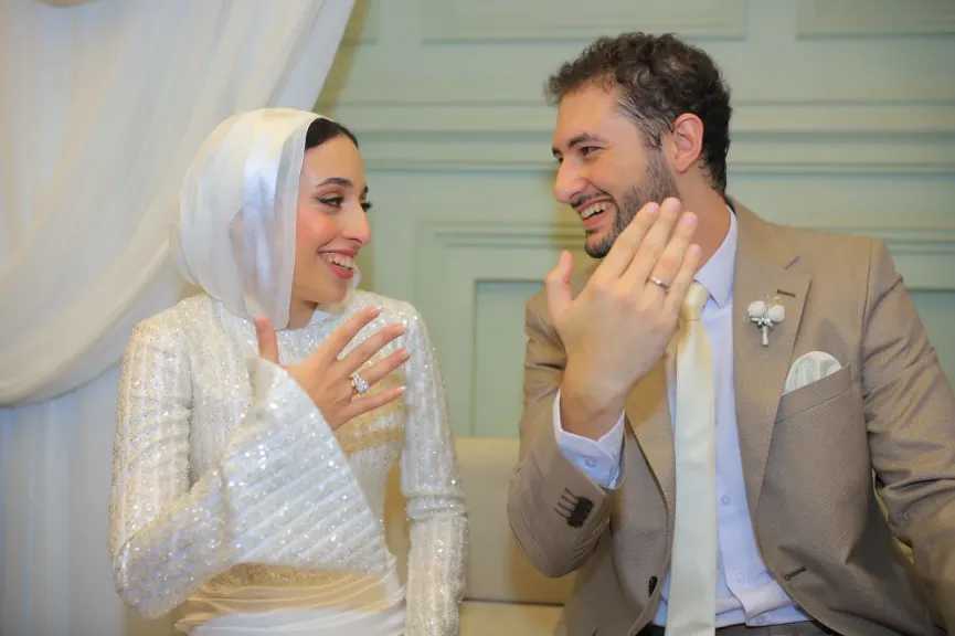 في حفل أسري بهيج .. خطوبة الإعلامية منة أشرف علي الدكتور عمرو مكي بمتحف الحضارات